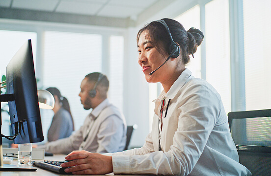 営業・コールセンターの仕事をする人