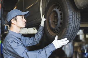 自動車の整備エンジニア
