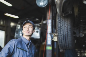 自動車の整備エンジニア
