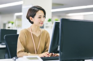 貿易に関する中国語・英語の営業事務