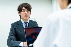英語の営業アシスタント