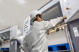 部品製造の技術スタッフ